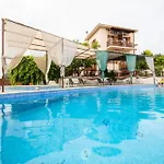 Seralis Pelion 4*