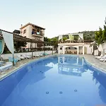 Seralis Pelion Pensión 4*